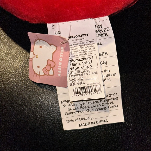 Hello Kitty Red Apple Plush with Bow - Picture 4 of 4